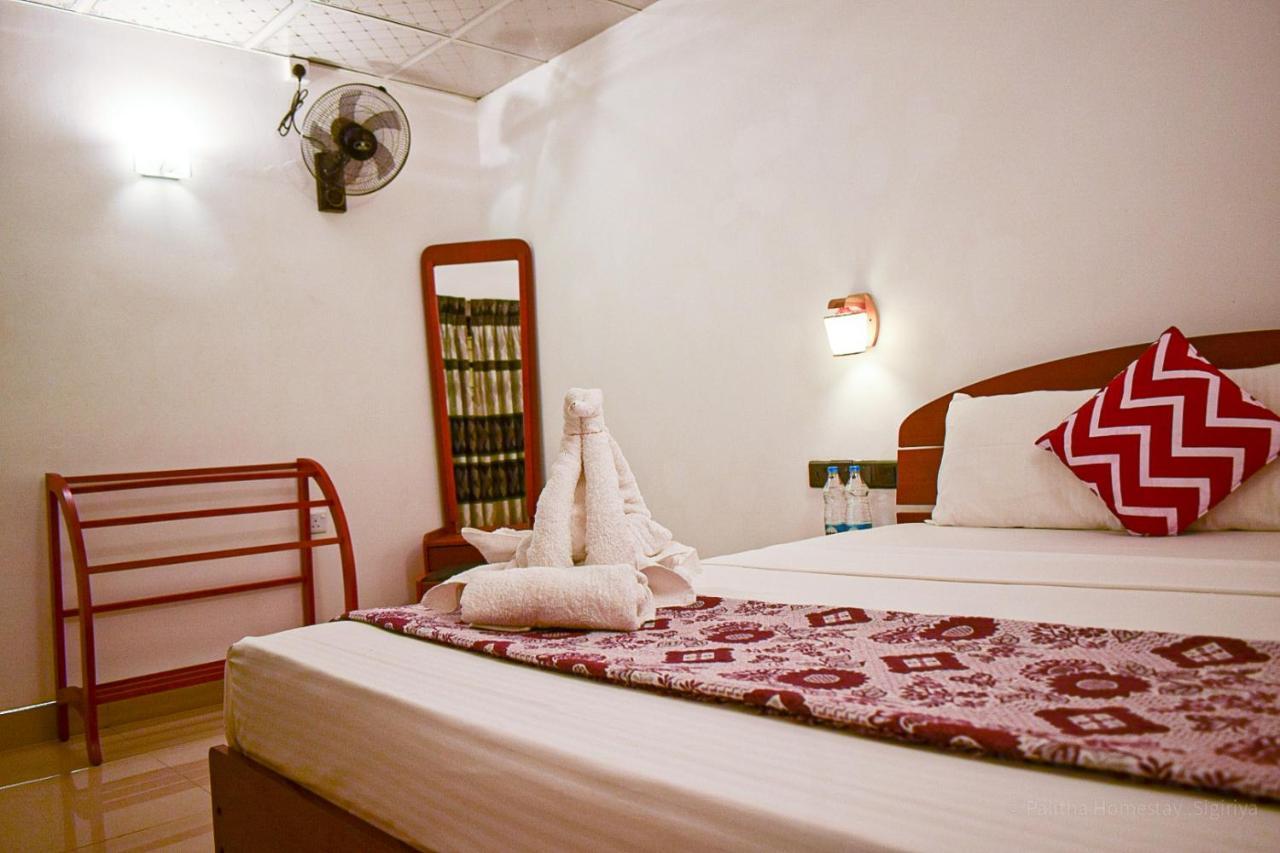 Palitha Homestay Szigirija Kültér fotó
