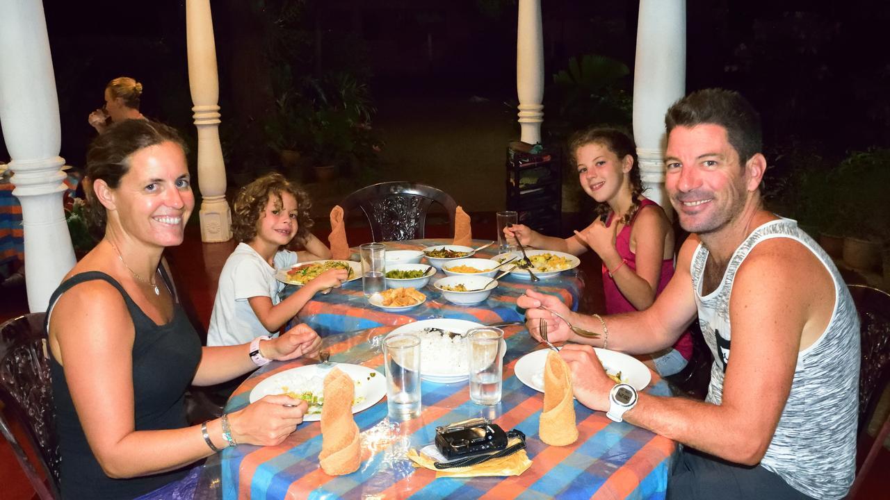 Palitha Homestay Szigirija Kültér fotó