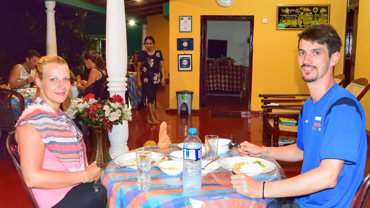 Palitha Homestay Szigirija Kültér fotó
